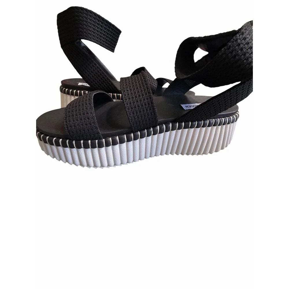 Steve Madden Women's Shelle Sandal, Black, 9